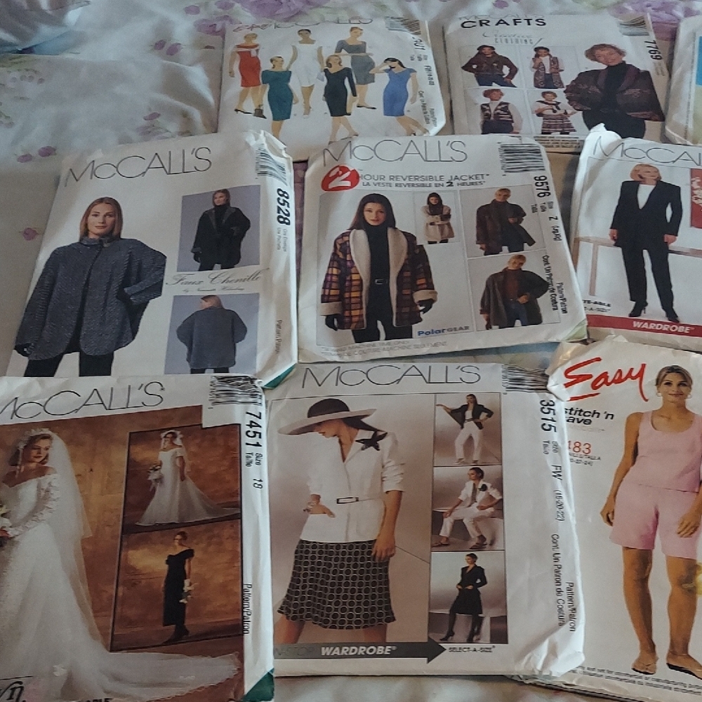 McCall's Vintage Sewing Pattern Collection. #1 - Picture 12 of 13